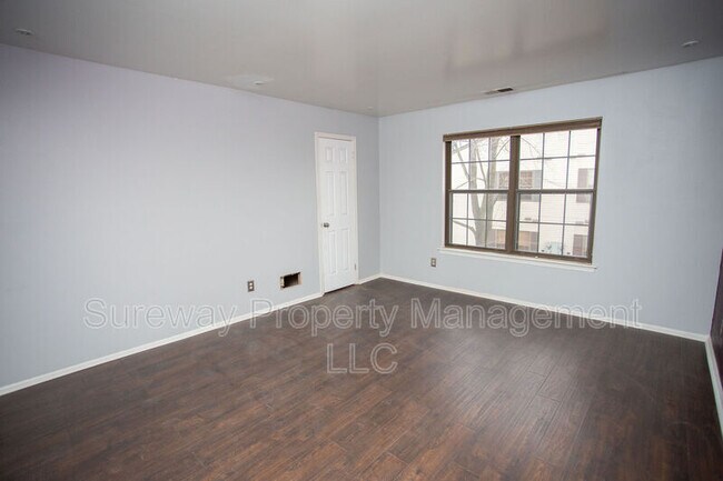 Building Photo - 40 Sumac Ct