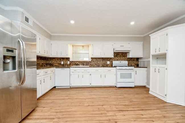 Building Photo - 1907 Lafferty Rd