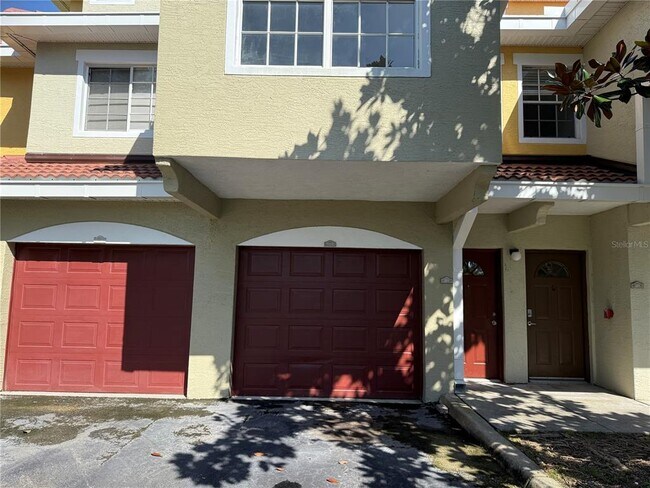 Building Photo - 5721 Bentgrass Dr