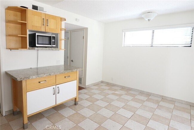 Building Photo - 8 Rosemary-