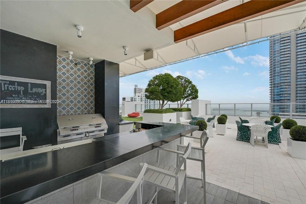 Building Photo - 1010 Brickell Ave