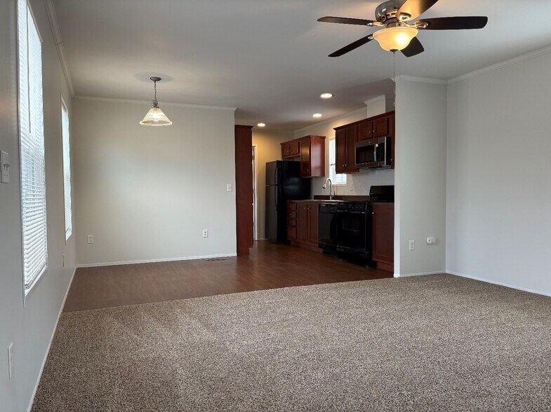 Building Photo - 1921 Winter Park Dr