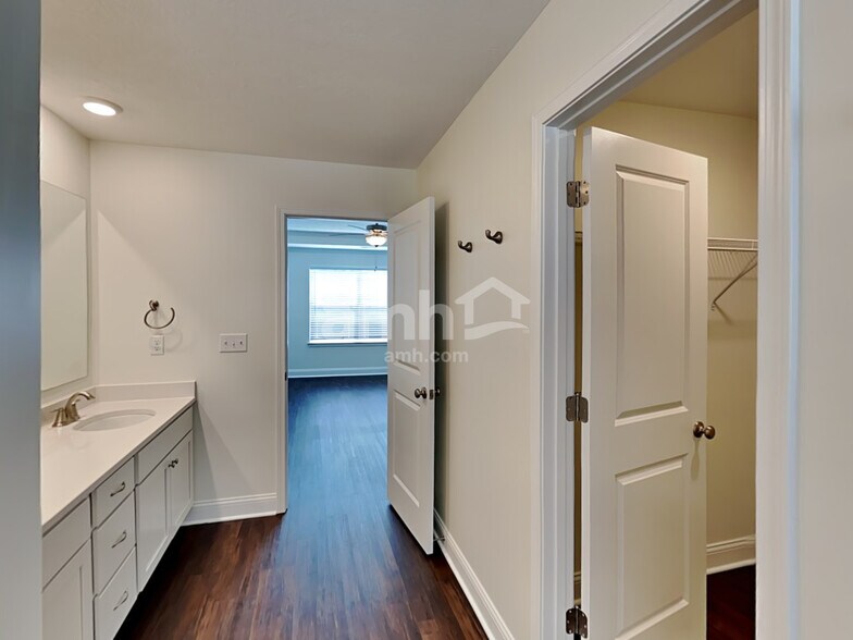 Building Photo - 8081 Minnow Trl