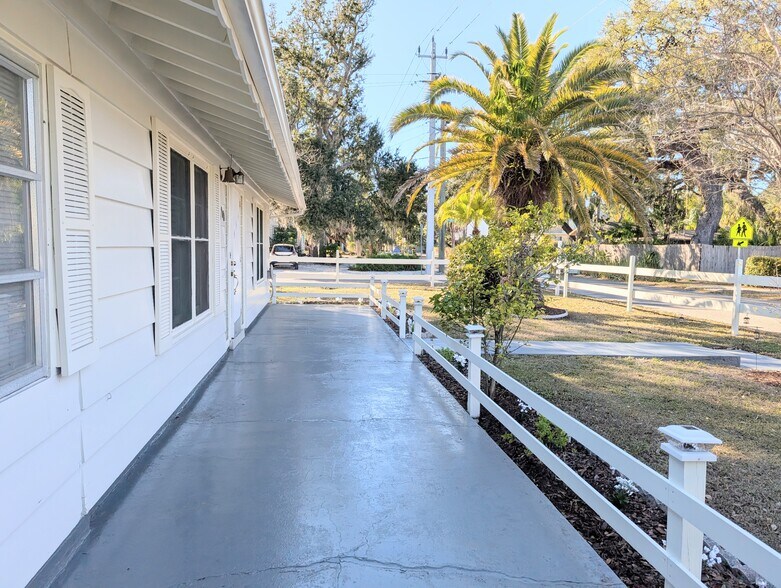 Building Photo - 1010 Indian Beach Dr