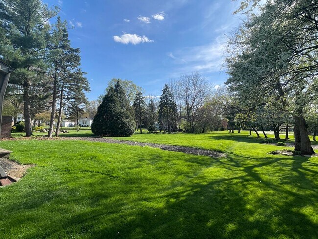 Building Photo - For Lease / Rent