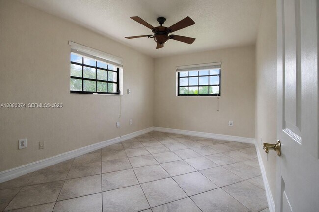 Building Photo - 6331 SW 94th Ave