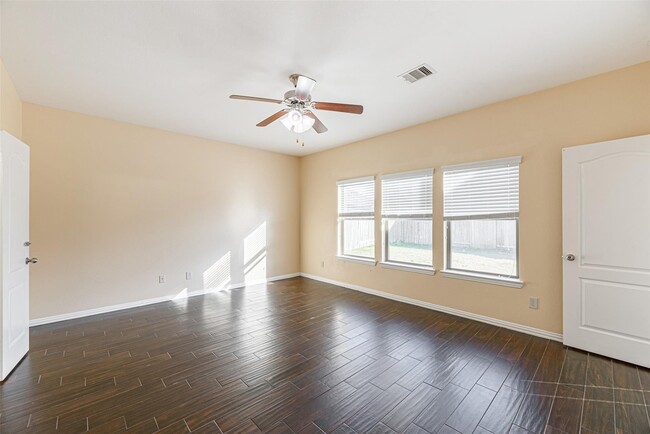 Building Photo - 9919 Kendahlwood Ln