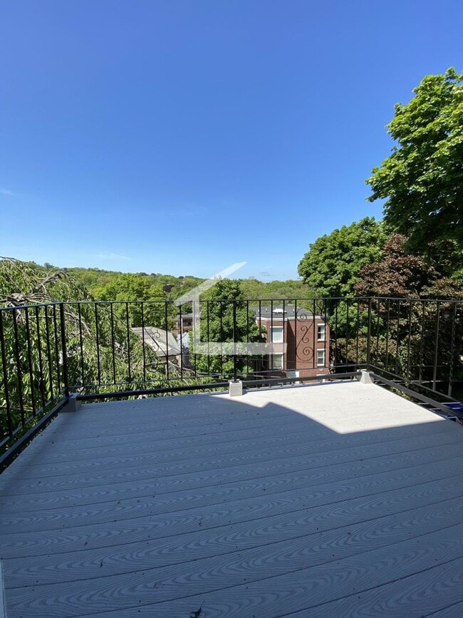 Building Photo - 303 Tappan St