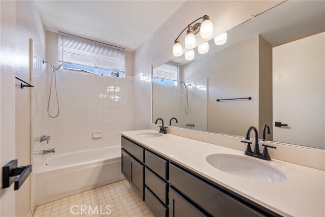 Building Photo - 734 Morita Dr