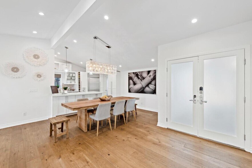 Building Photo - 5834 McDonie Ave