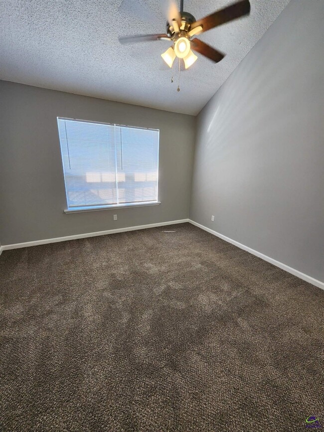 Building Photo - 201 Millside Dr