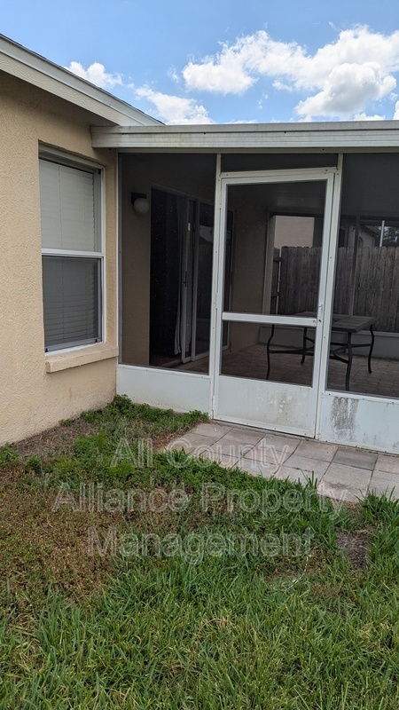 Building Photo - 1247 Maximilian Dr
