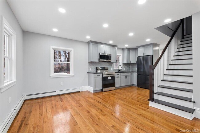 Building Photo - 66 Secor Rd