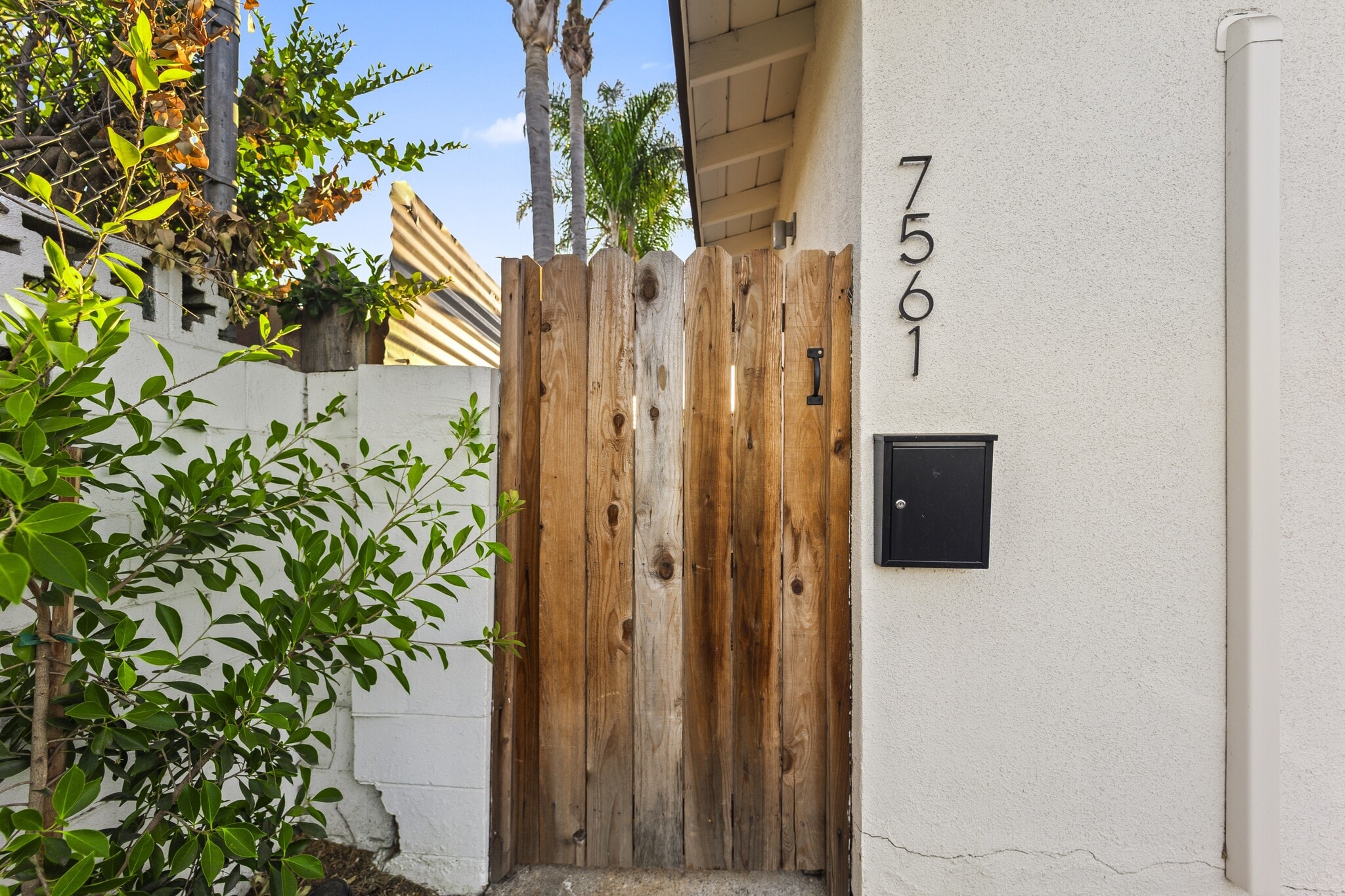 Building Photo - 7561 De Soto Ave