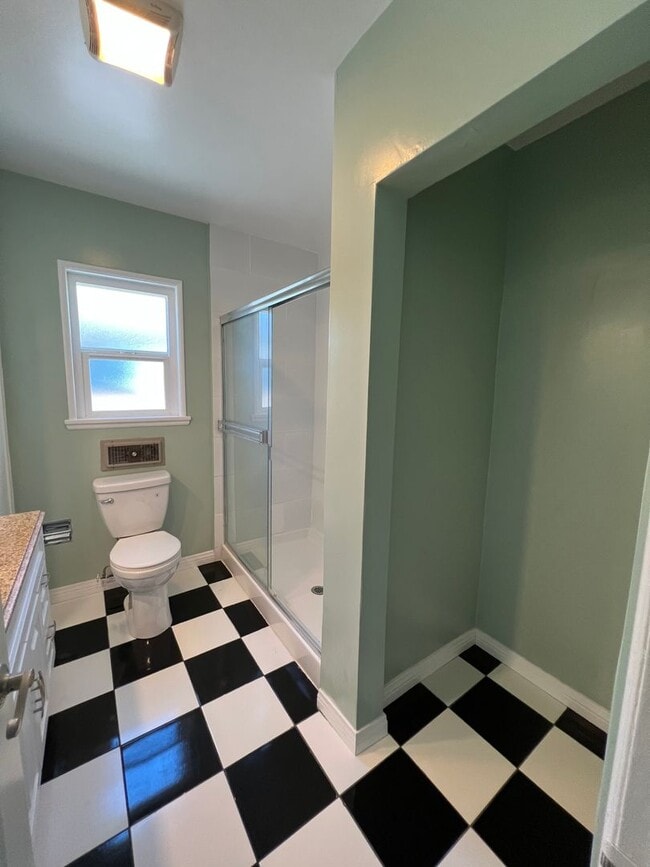 Building Photo - Adorable pool home in Sherman Oaks