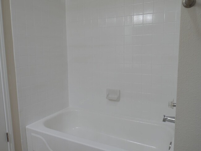 Building Photo - Solms 1 Bed | 1 Bath 670 Sq. Ft.