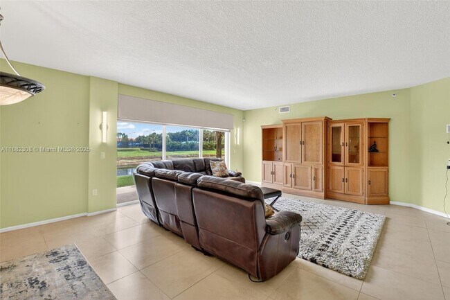 Building Photo - 5938 Crystal Shores Dr