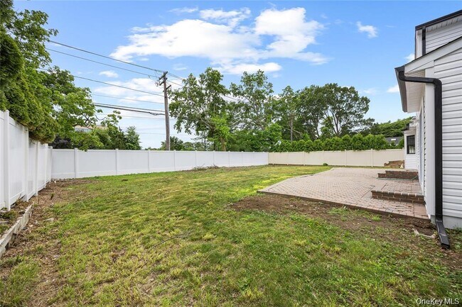 Building Photo - 26 Roseanne Dr