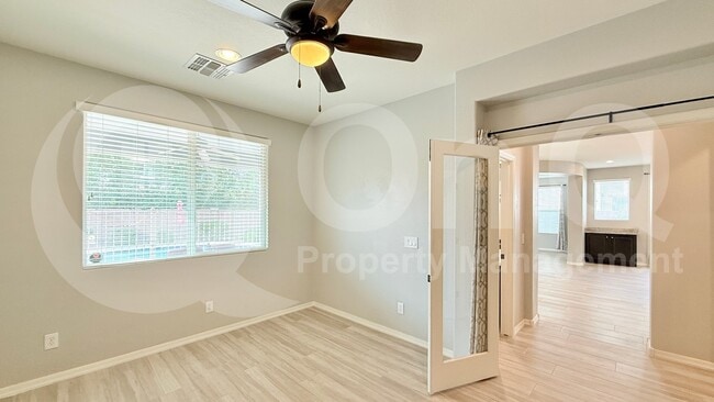 Building Photo - 3945 E Mesquite St