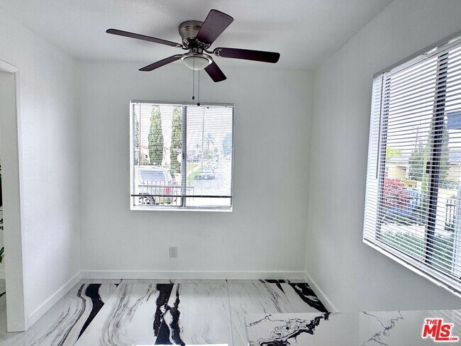 Building Photo - 1630 W 104th St