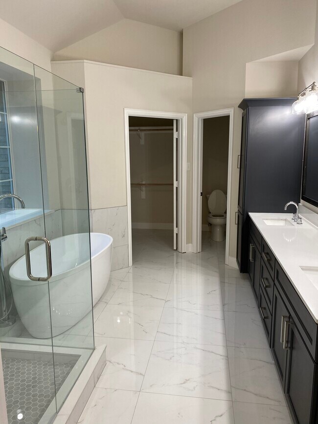 Building Photo - 306 Rivercove Dr