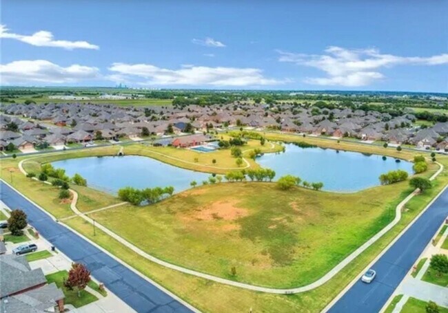 Building Photo - 3 bed plus office, Neighborhood amenities include a neighborhood pond, Pool and playground!