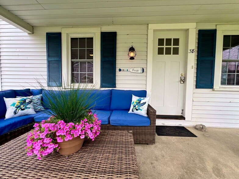 Building Photo - 38 Seabreeze Rd