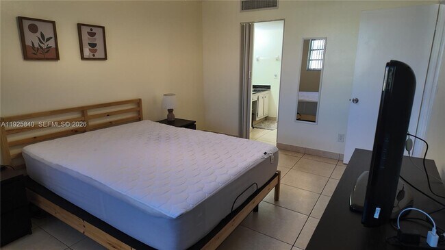 Building Photo - 5961 NW 61st Ave