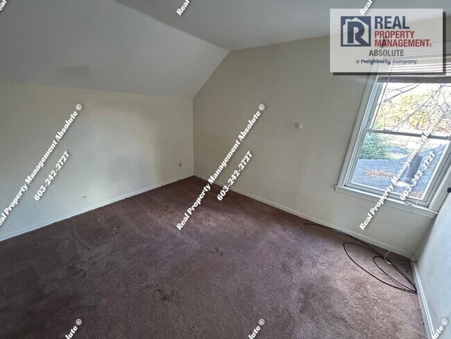 Building Photo - 3 Bedroom Single Family Home Downtown Nashua - Get $500 off first month's rent