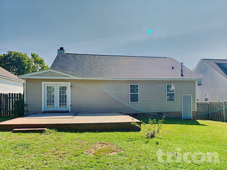 Building Photo - 38 Coachmen Ct