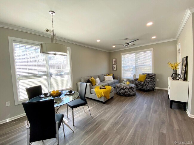 Building Photo - 311 Charles Pond Dr