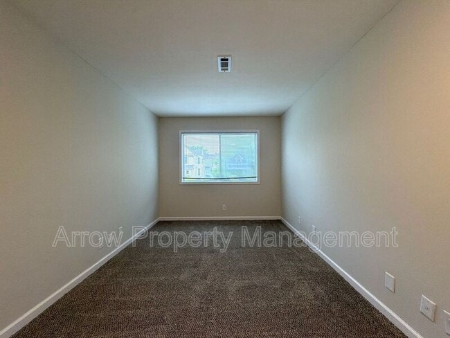 Building Photo - 1111 E St