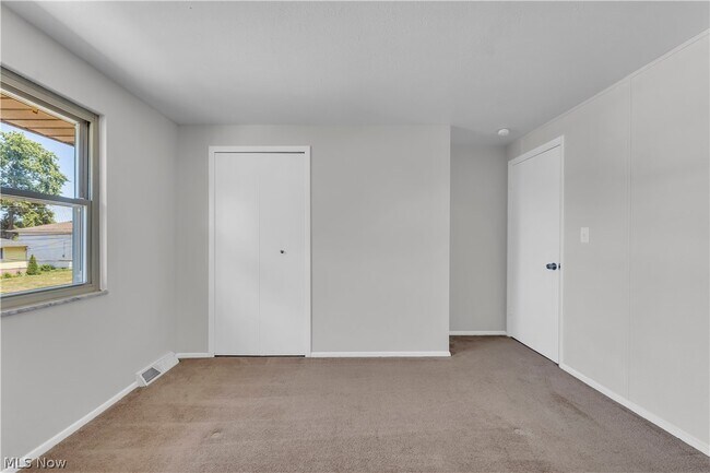 Building Photo - 13575 Starlite Dr