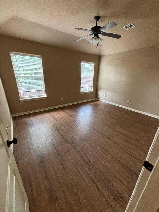 Building Photo - Clabber Creek Subdivision!! Worry Free Law...