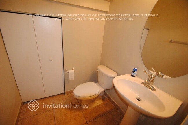 Building Photo - 6990 Julia Gardens Dr