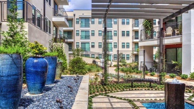 Building Photo - 3290 Cobb Galleria Pkwy