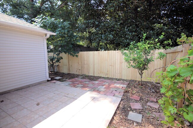 Building Photo - Great Location in Fort Walton Beach