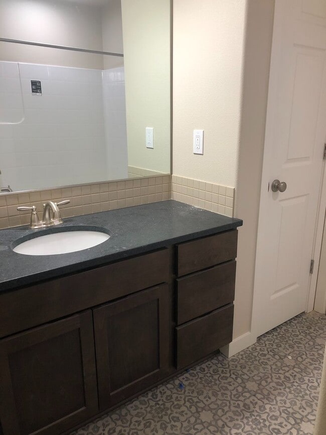 Building Photo - 3 Bed 2 bath Home for Rent!