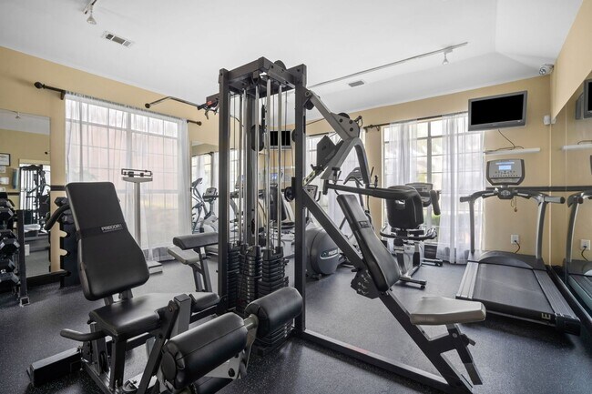 Building Photo - B13**