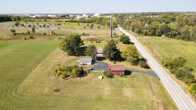 Building Photo - 1352 Smith Rd