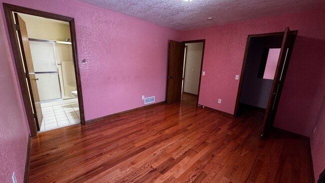 Building Photo - 8700 Loch Lomond Blvd