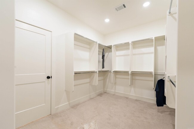 Building Photo - 141 Ridgeview Trl