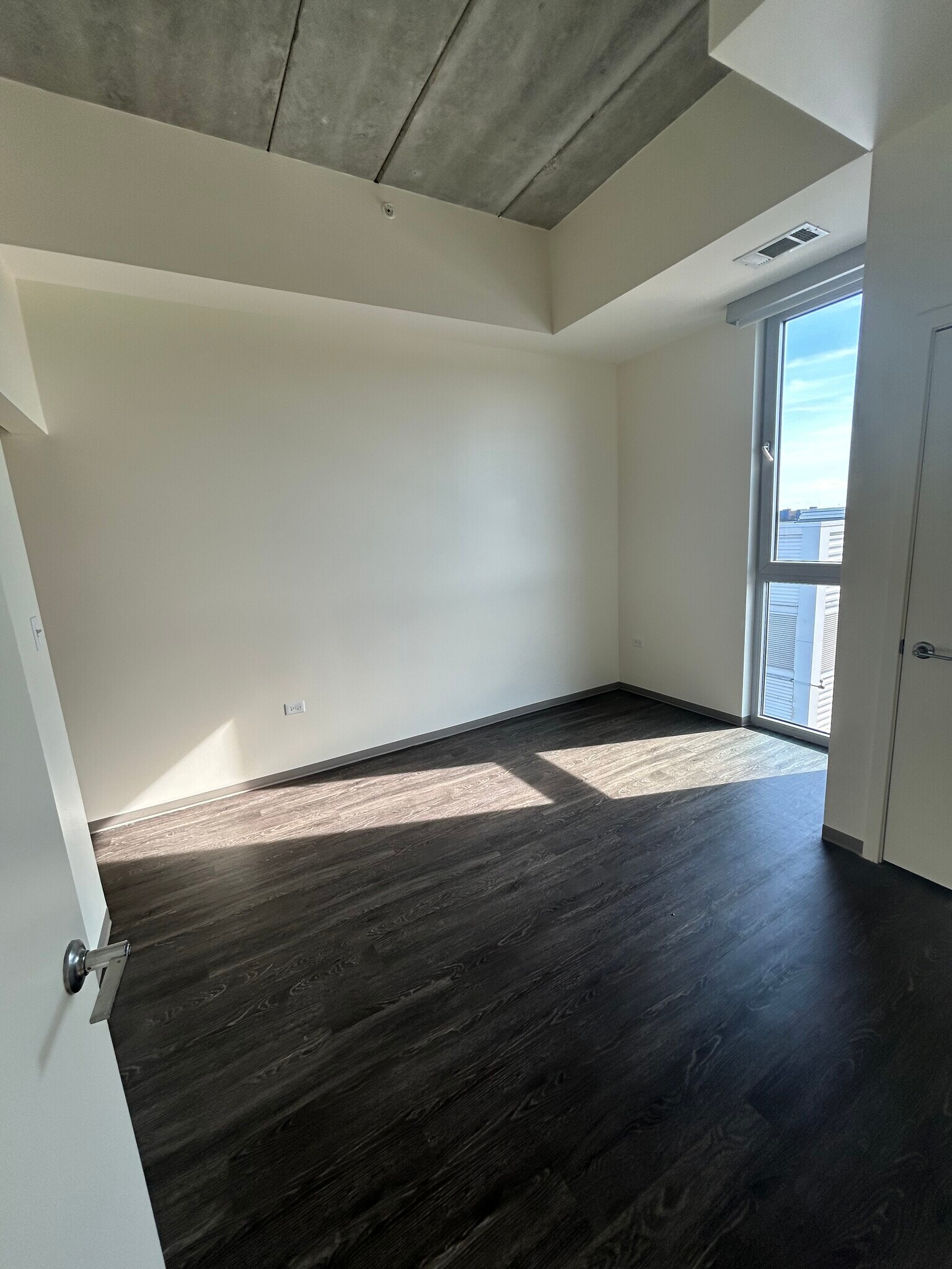 Building Photo - 1877 N Milwaukee Ave