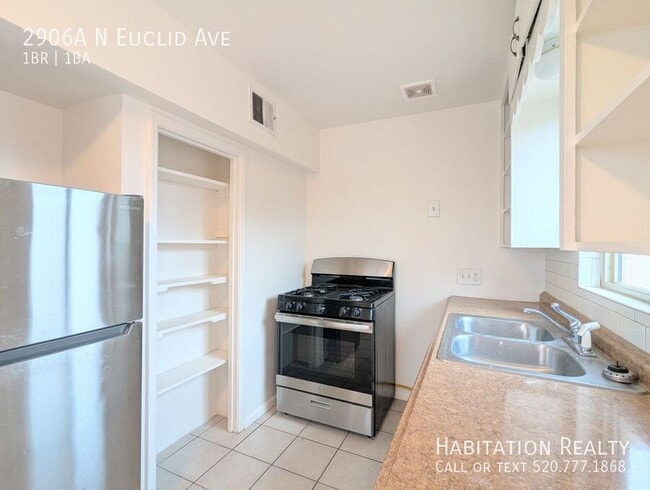 Building Photo - 2906 N Euclid Ave