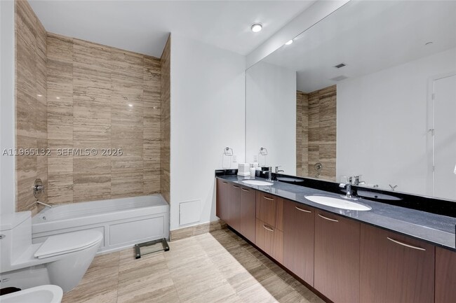 Building Photo - 16001 Collins Ave