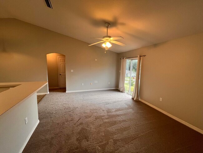 Building Photo - 305 Seclusion Blvd