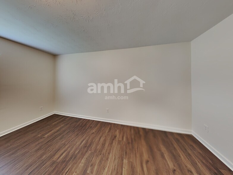 Building Photo - 621 Everlasting Way