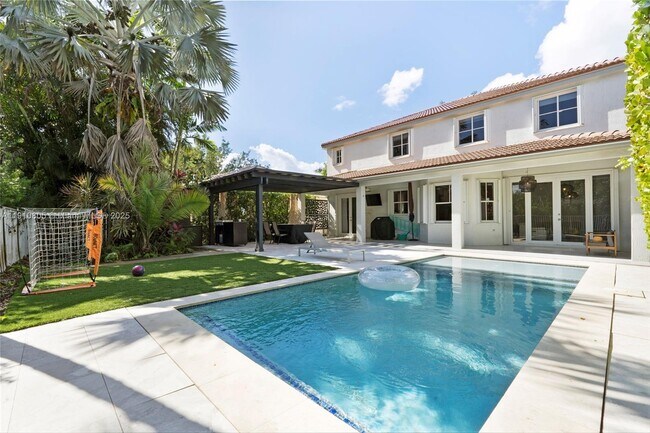 Building Photo - 932 Nandina Dr