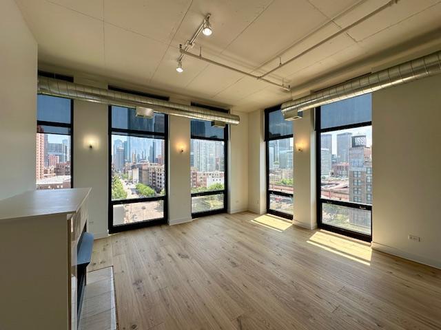 Building Photo - 740 W Fulton St