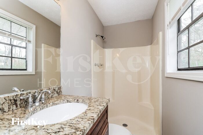 Building Photo - 3762 Cambridge Dr SW
